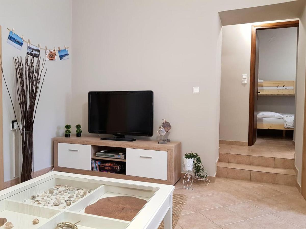 Colimbos Accommodation, 2 Min From The Beach Sfinárion Exterior foto